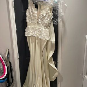 Jessica angel # 455 ivory dress size s